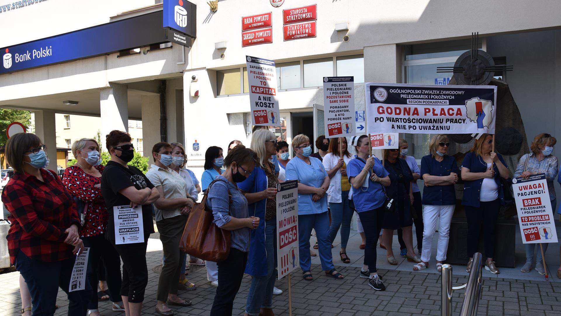 Protest pielęgniarek i położnych